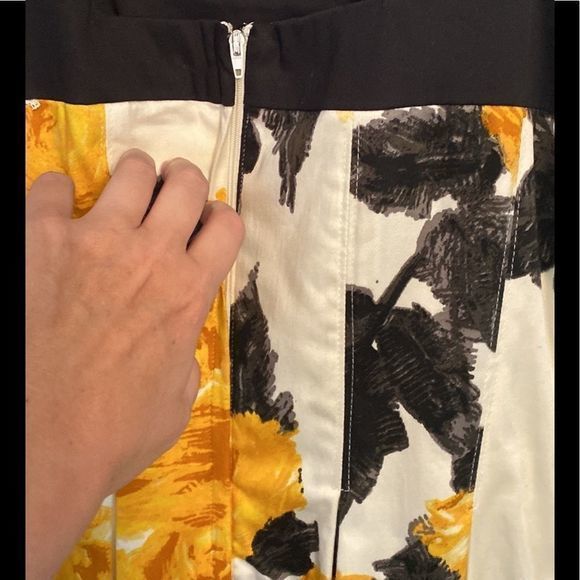 Corey P Sleeveless Dress‎ - Picture 4 of 9